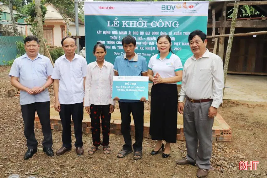 BIDV hỗ trợ xây dựng 10 nhà nhân ái ở Hương Sơn và Đức Thọ